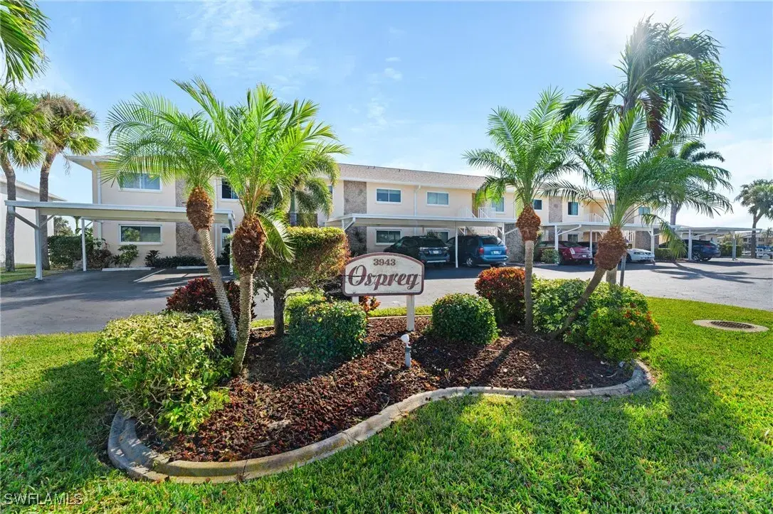 Picture of 3943 SE 11Th Pl 105, Cape Coral, FL 33904