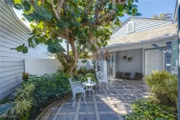 Picture of 643 Bridgeway Ln, Naples, FL 34108