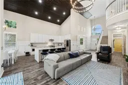 Picture of 2405 Leafshine Ln, Naples, FL 34119