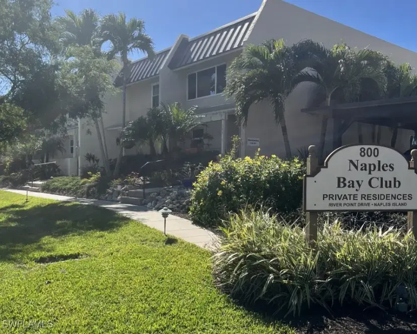 Picture of 800 River Point Dr 540, Naples FL 34102