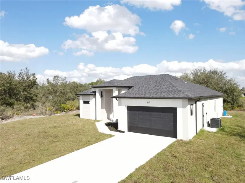 Picture of 812 Hibiscus Ave, Lehigh Acres FL 33972