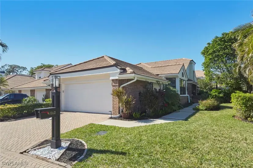 Picture of 4062 Crayton Rd F5, Naples FL 34103