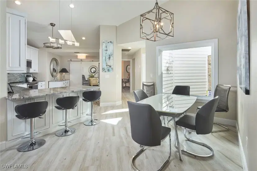 Picture of 4062 Crayton Rd F5, Naples FL 34103