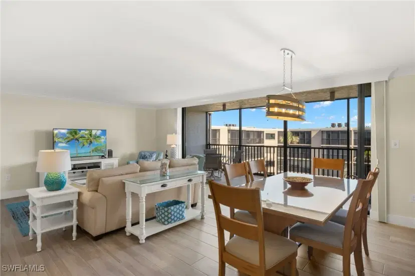 Picture of 1401 Middle Gulf Dr L402, Sanibel FL 33957