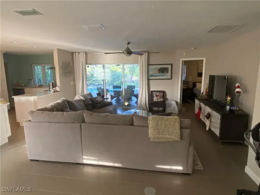 Picture of 621 E Valley Dr, Bonita Springs FL 34134