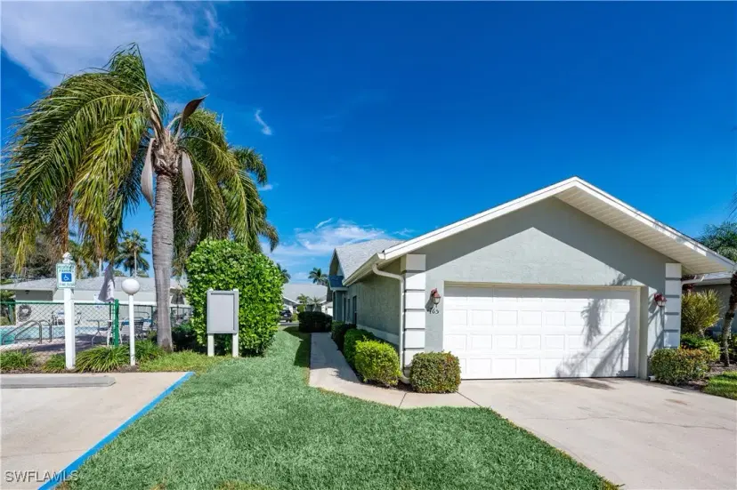 Picture of 1765 Royal Cir 1501, Naples FL 34112
