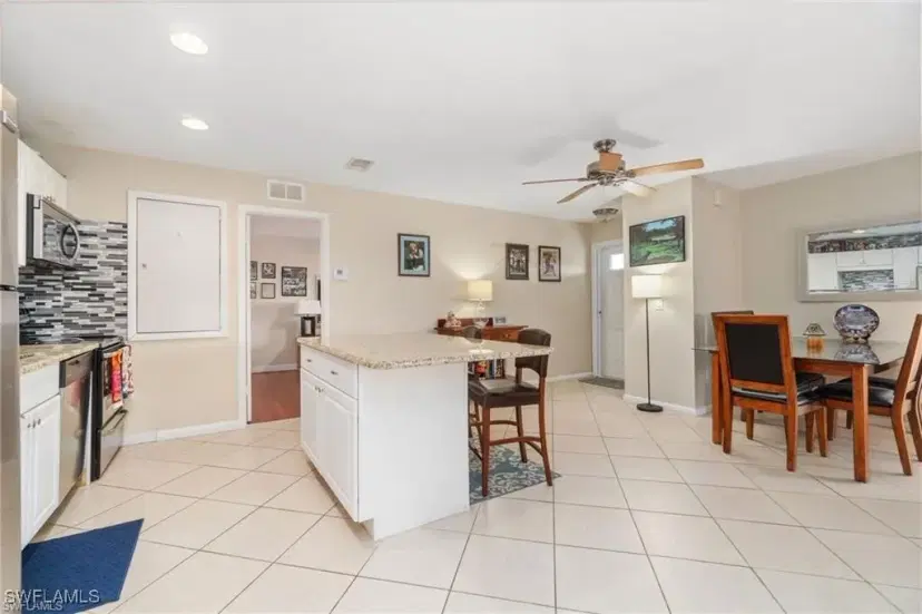 Picture of 208 Palm Dr 4, Naples FL 34112
