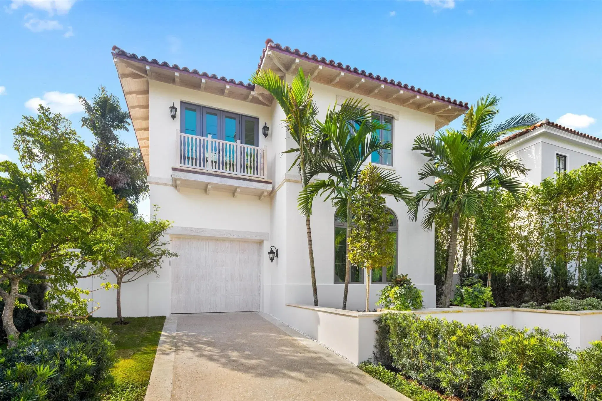 Picture of 422 Australian Avenue, Palm Beach, FL 33480