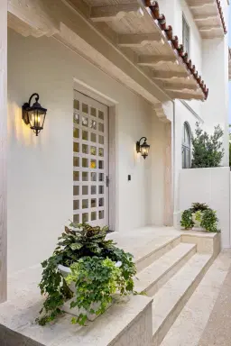 Picture of 422 Australian Avenue, Palm Beach, FL 33480