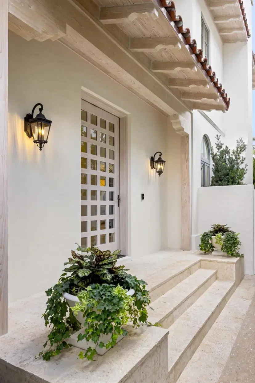 Picture of 422 Australian Avenue, Palm Beach FL 33480