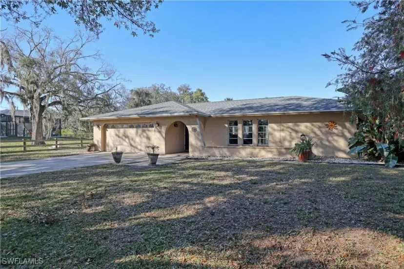Picture of 2325 Lazy River Ln, Fort Myers FL 33905