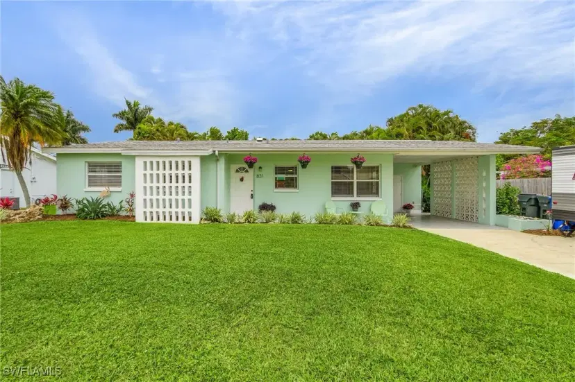 Picture of 831 Lake Mcgregor Dr, Fort Myers FL 33919