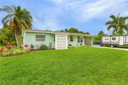 Picture of 831 Lake Mcgregor Dr, Fort Myers, FL 33919