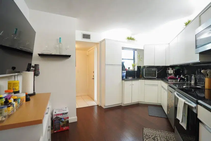 Picture of 5800 Camino Del Sol 105, Boca Raton FL 33433