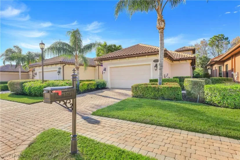 Picture of 6573 Roma Way, Naples FL 34113