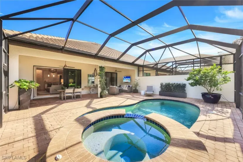 Picture of 6573 Roma Way, Naples FL 34113