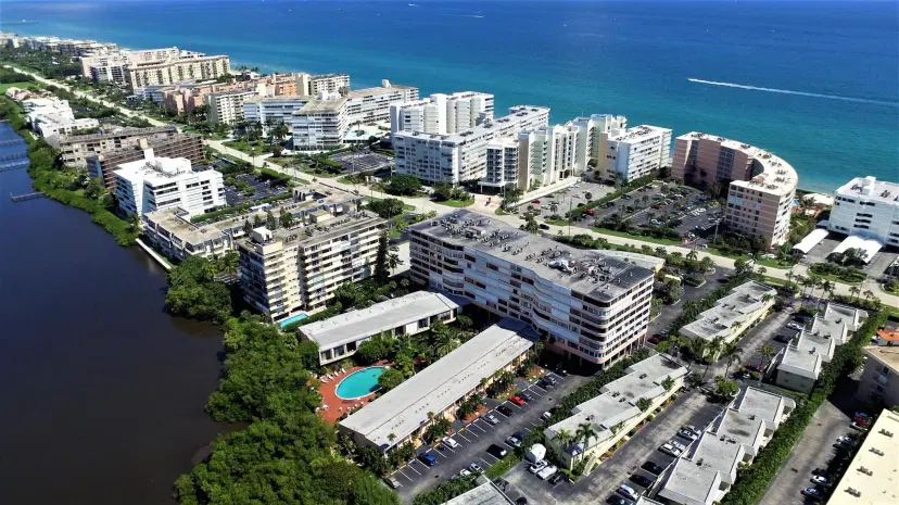 Picture of 3589 S Ocean Boulevard 31, South Palm Beach FL 33480