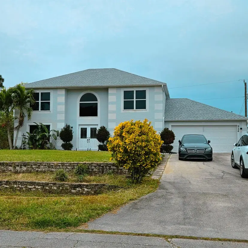 Picture of 924 SW Harvard Rd, Port St Lucie FL 34953