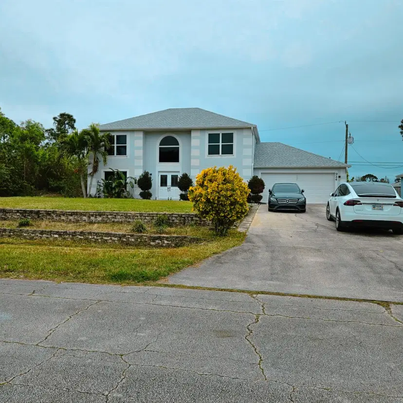 Picture of 924 SW Harvard Rd, Port St Lucie FL 34953