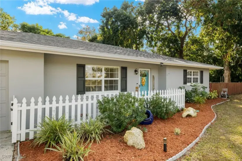 Picture of 343 W Mariana Ave, North Fort Myers FL 33903