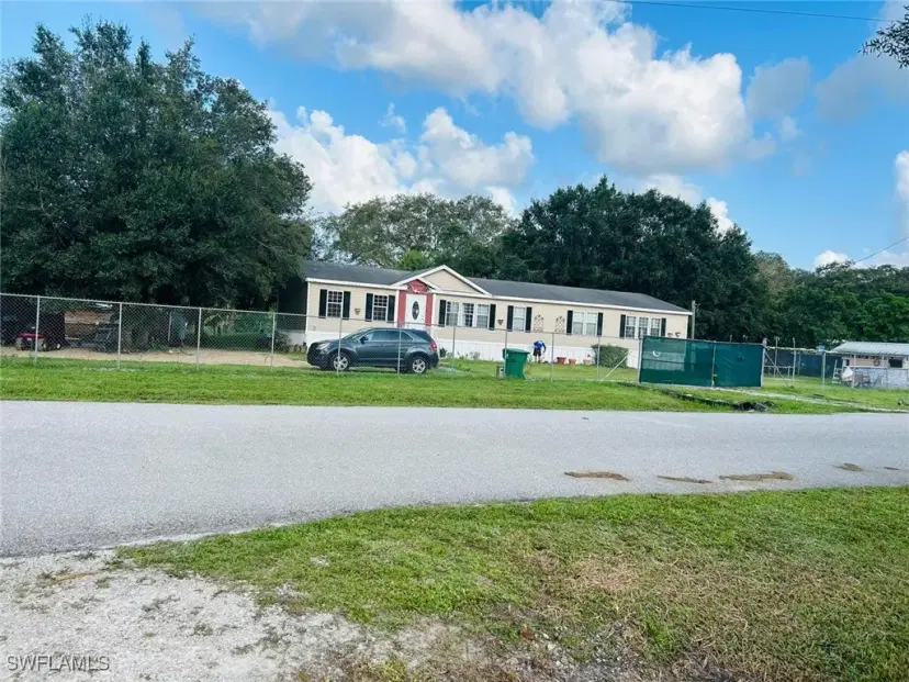 Picture of 1414 Dublin Cir, Moore Haven FL 33471