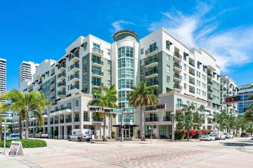 Picture of 600 S Dixie Hwy Highway 629, West Palm Beach FL 33401