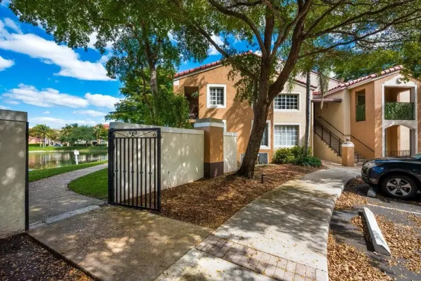 Picture of 2021 Renaissance Boulevard 102, Miramar FL 33025