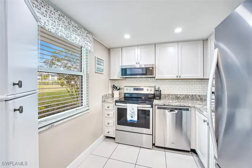 Picture of 1724 Pine Valley Dr 112, Fort Myers FL 33907