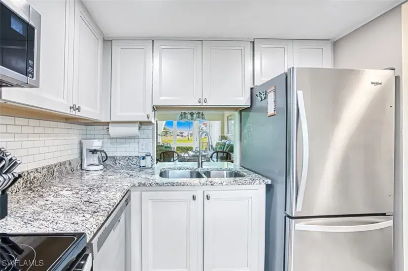Picture of 1724 Pine Valley Dr 112, Fort Myers FL 33907