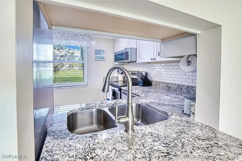 Picture of 1724 Pine Valley Dr 112, Fort Myers FL 33907