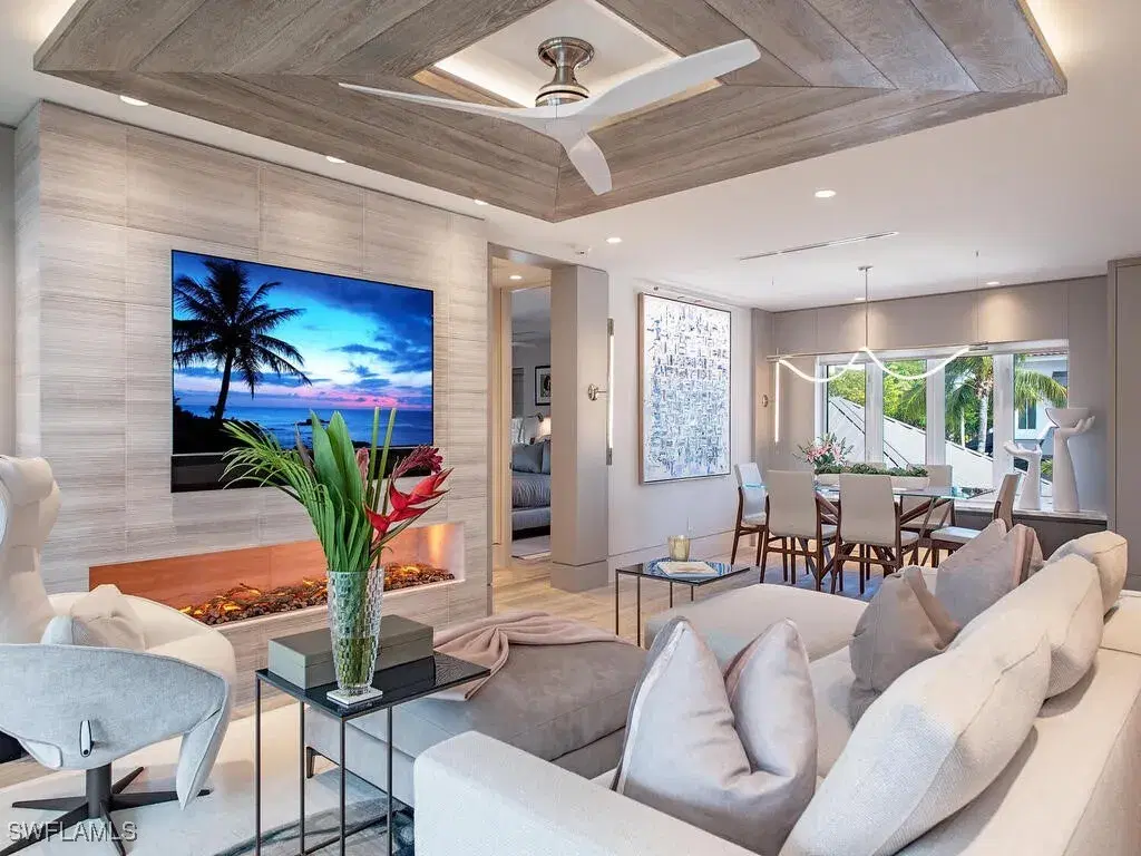 Picture of 295 5Th Ave S, Naples, FL 34102