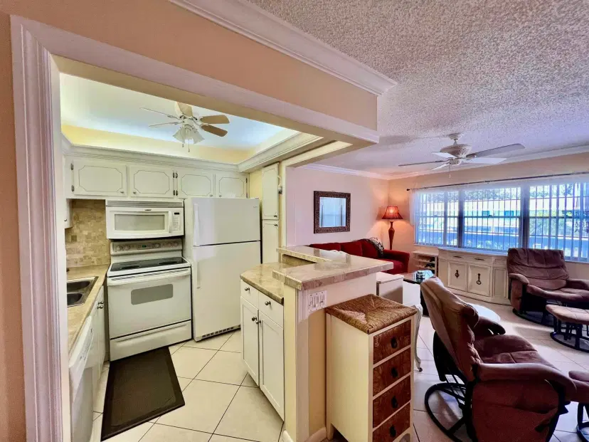 Picture of 101 Oakridge H, Deerfield Beach FL 33442