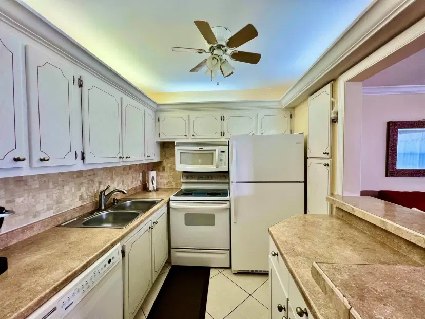 Picture of 101 Oakridge H, Deerfield Beach FL 33442