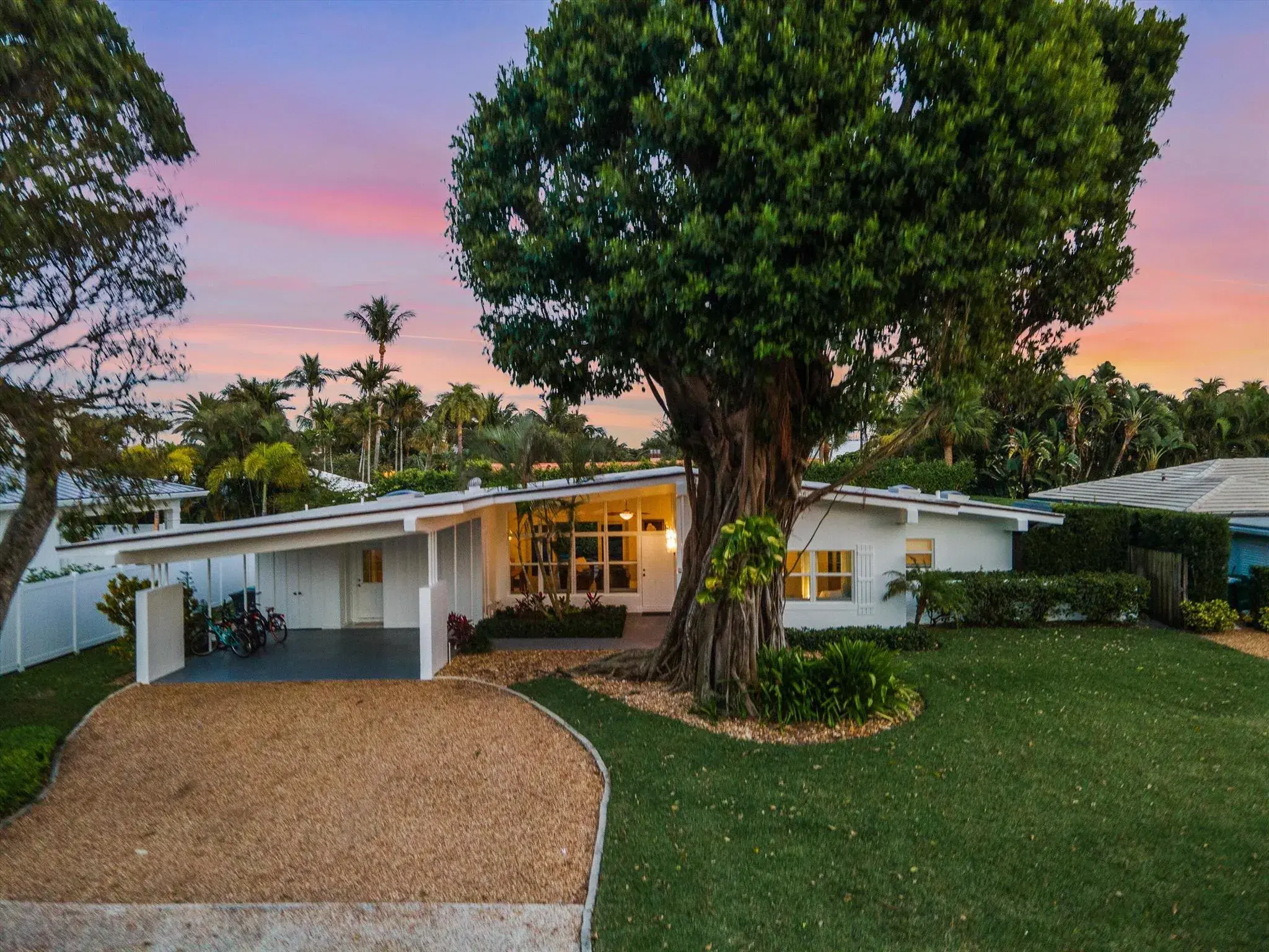 Picture of 181 Beacon Lane, Jupiter Inlet Colony, FL 33469