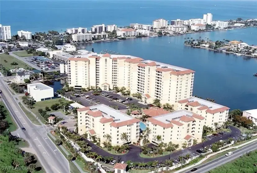 Picture of 470 Launch Cir V303, Naples FL 34108