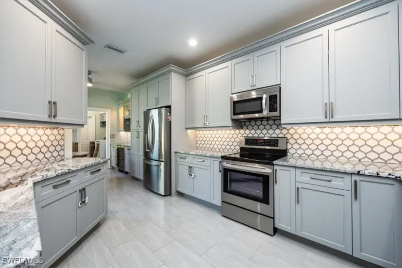 Picture of 670 Catamaran Ct, Naples FL 34110