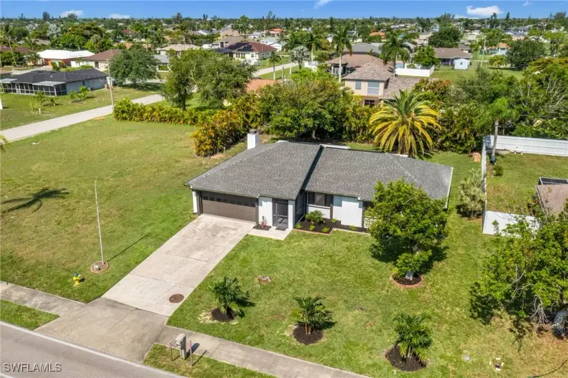 Picture of 1618 Country Club Blvd, Cape Coral, FL 33990