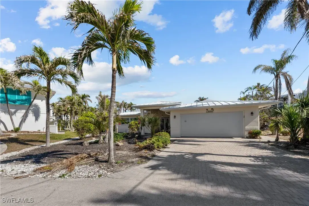 Picture of 8552 Lagoon Rd E, Fort Myers Beach, FL 33931