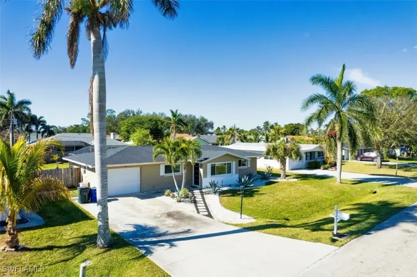 Picture of 924 Dean Way, Fort Myers FL 33919