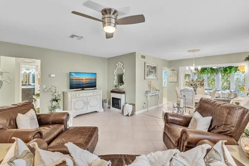 Picture of 33 Colonial Club Drive 204, Boynton Beach FL 33435
