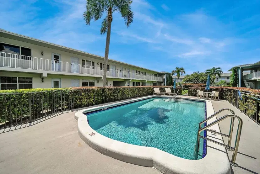 Picture of 2110 NE 42Nd Street # 1B, Lighthouse Point FL 33064