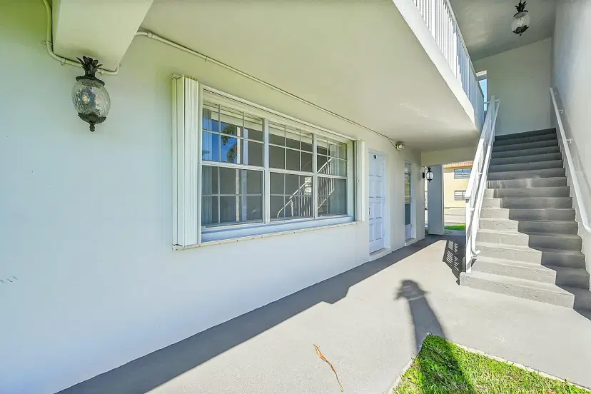 Picture of 2110 NE 42Nd Street # 1B, Lighthouse Point FL 33064