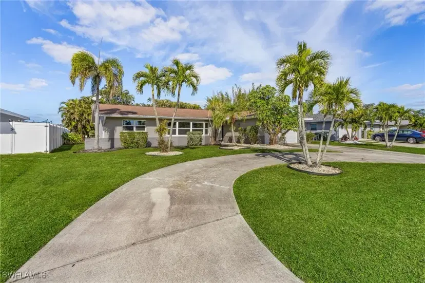 Picture of 1653 S Fountainhead Rd, Fort Myers FL 33919