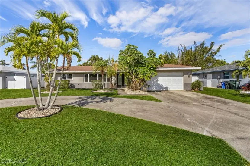 Picture of 1653 S Fountainhead Rd, Fort Myers FL 33919