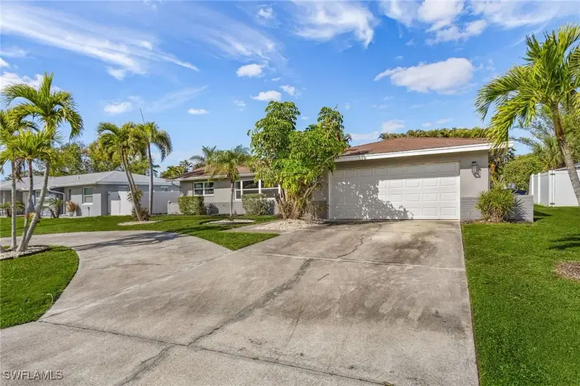 Picture of 1653 S Fountainhead Rd, Fort Myers FL 33919