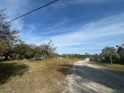 Picture of 18300/310 Lynn Rd 310, North Fort Myers, FL 33917