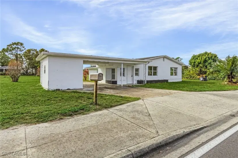 Picture of 900 Leeland Heights Blvd E, Lehigh Acres FL 33936