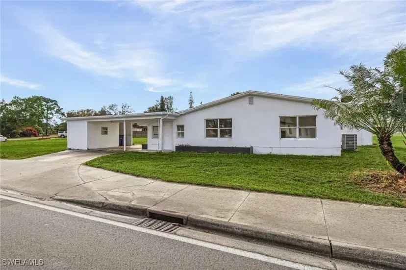 Picture of 900 Leeland Heights Blvd E, Lehigh Acres FL 33936