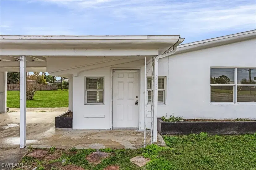 Picture of 900 Leeland Heights Blvd E, Lehigh Acres FL 33936
