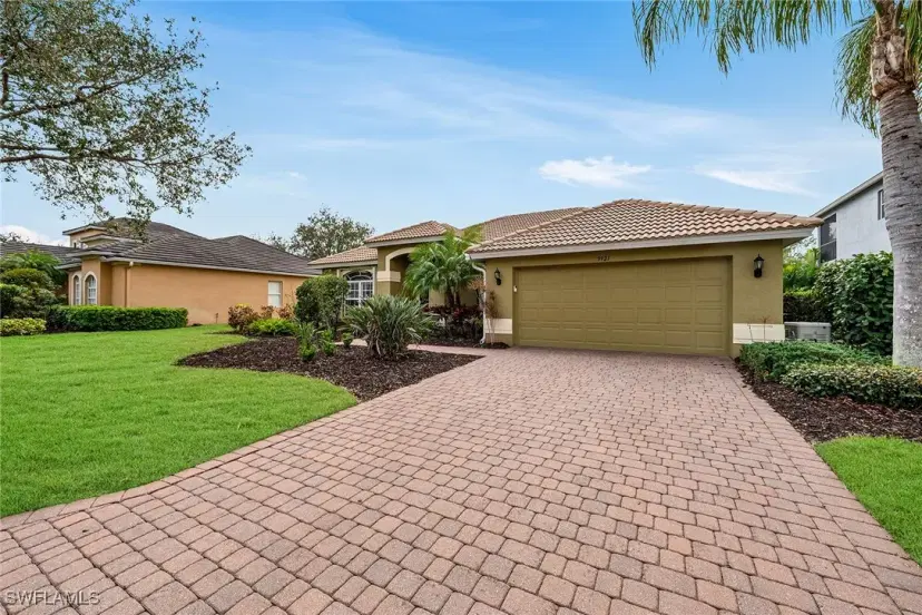 Picture of 9921 Rookery Cir, Estero FL 33928